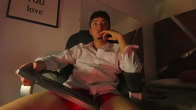 Snapshot of Noah_DeLuca_ chatting on March 20, 2026, 7:19 pm Noah DeLuca online show from March 20, 2026, 7:19 pm