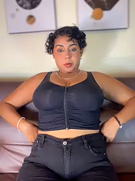 Snapshot of SamaraDesire chatting on May 23, 2026, 8:13 pm SamaraDesire online show from May 23, 2026, 8:13 pm