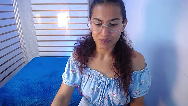 kiara valmont online show from March 14, 2026, 10:15 pm