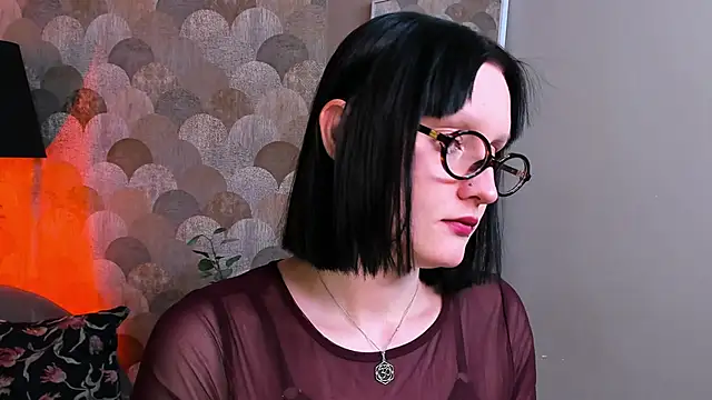 Velvet Lily online show from April 21, 2026, 8:44 pm