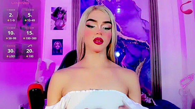 blonde queen- online show from May 27, 2026, 7:22 pm