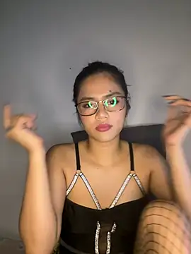 Kiee 19 online show from May 30, 2026, 3:25 am