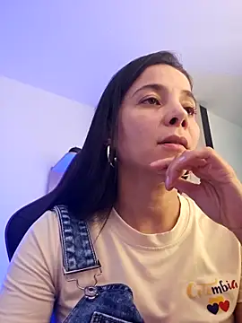 Snapshot of miaeyex chatting on April 6, 2026, 9:05 pm miaeyex online show from April 6, 2026, 9:05 pm