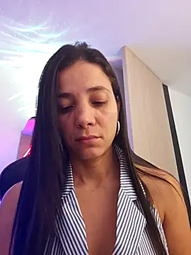 miaeyex online show from May 7, 2026, 12:10 pm