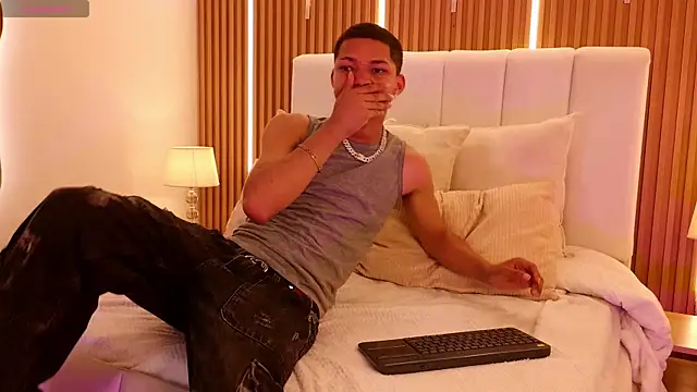 Snapshot of Kelvin_Josue chatting on May 7, 2026, 8:25 pm Kelvin Josue online show from May 7, 2026, 8:25 pm