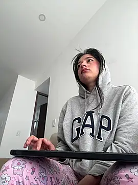 KittyFeet1 online show from April 30, 2026, 7:09 pm