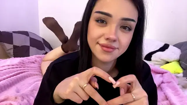 BeckyAurielle online show from April 8, 2026, 1:22 pm