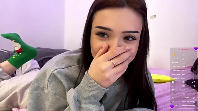 BeckyAurielle online show from April 10, 2026, 2:33 pm