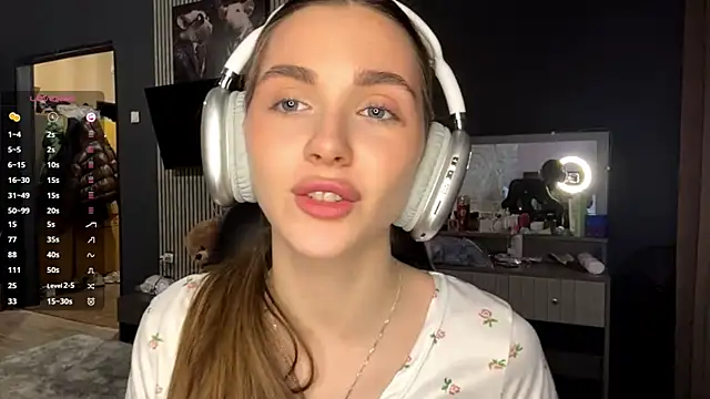 Veluxe online show from April 8, 2026, 3:01 pm