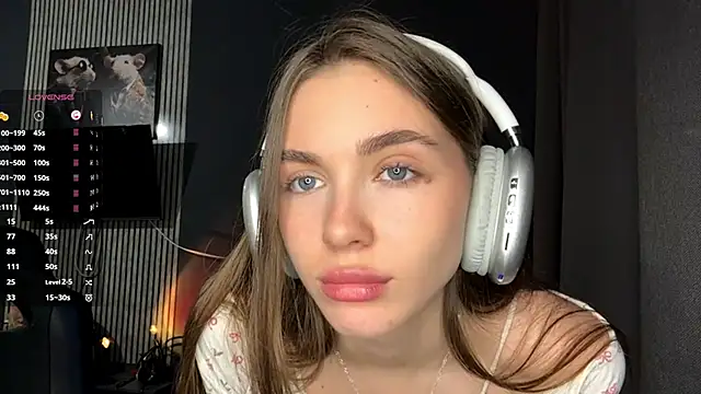 Veluxe online show from April 9, 2026, 3:06 pm