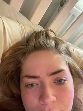ohitsclarafox online show from June 12, 2026, 1:43 pm