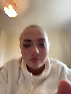 ohitsclarafox online show from June 17, 2026, 5:36 pm