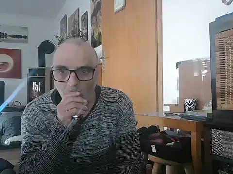 Thomate24 online show from March 28, 2026, 8:14 am