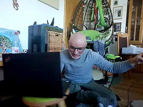 Thomate24 online show from April 8, 2026, 12:38 pm