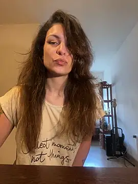 conejita000 online show from April 5, 2026, 9:12 pm