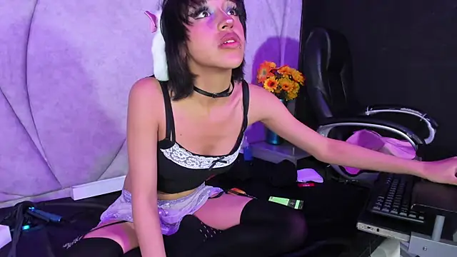 Lilit Starr online show from May 15, 2026, 4:52 am