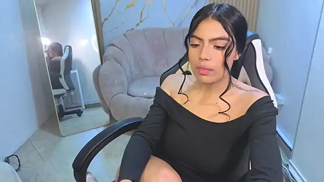  Charlottee b online show from June 17, 2026, 1:01 pm