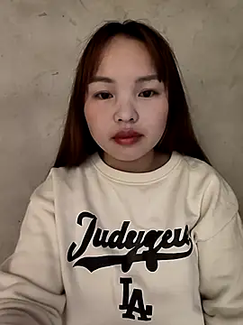 Snapshot of Mina_xYx chatting on May 8, 2026, 2:22 pm Mina xYx online show from May 8, 2026, 2:22 pm