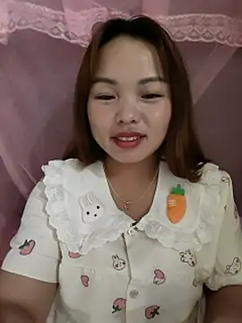 Snapshot of Mina_xYx chatting on June 15, 2026, 3:47 pm Mina xYx online show from June 15, 2026, 3:47 pm