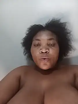 BeverlyQueen15 online show from April 28, 2026, 2:27 am