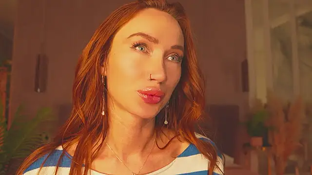 SerenaWest  online show from April 17, 2026, 8:01 pm