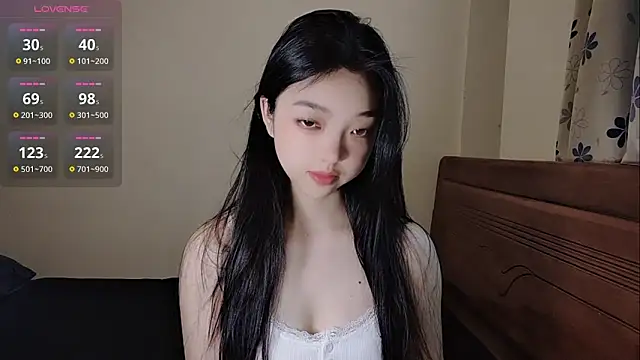 oblakitty  online show from April 6, 2026, 12:41 am
