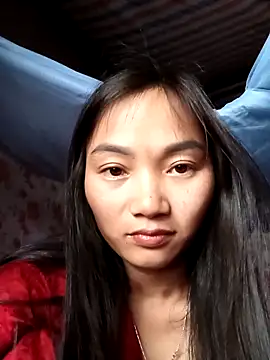 emmasexy2k online show from May 12, 2026, 6:21 am
