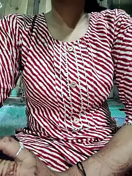 model seela online show from May 3, 2026, 10:10 am