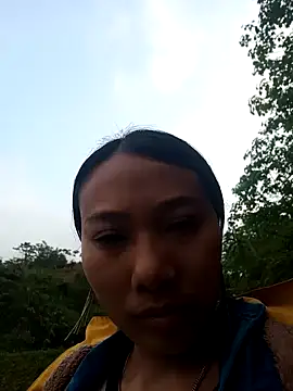 Snapshot of Leiley_98 chatting on March 16, 2026, 10:19 am Leiley 98 online show from March 16, 2026, 10:19 am