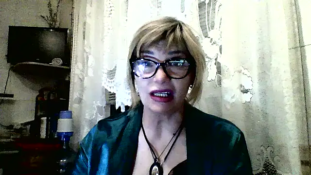 Lia Rayss online show from March 17, 2026, 9:18 pm