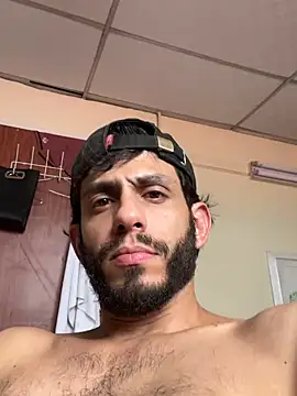 Snapshot of LatinBigClouds22cm chatting on March 18, 2026, 6:44 pm LatinBigClouds22cm online show from March 18, 2026, 6:44 pm