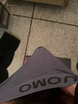 maxhot695 online show from March 25, 2026, 12:33 pm