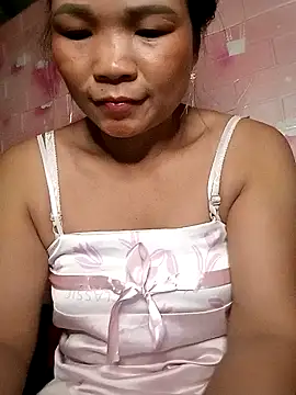 maymay121 online show from April 4, 2026, 2:47 pm