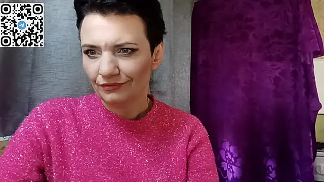 HotMamaQueen234 online show from April 15, 2026, 2:02 pm