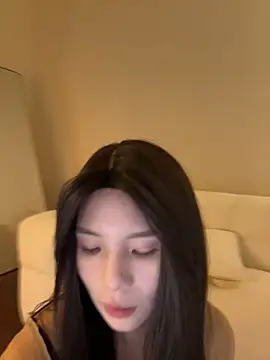 Xiaozuzongo1 online show from April 23, 2026, 1:57 pm