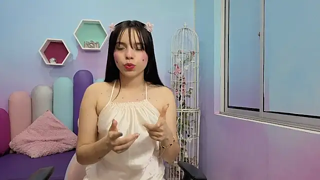Isaa Skinny online show from June 4, 2026, 3:45 am