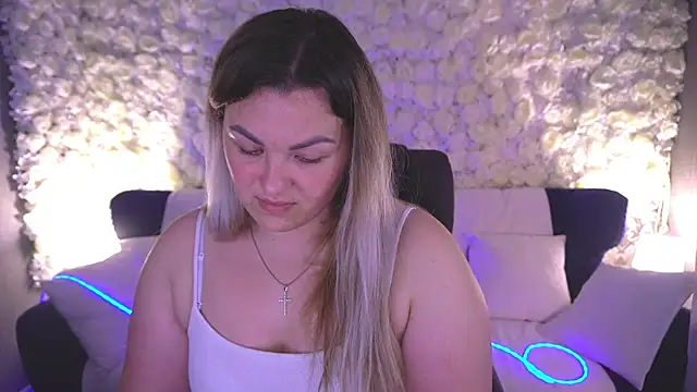 AlissyaGrayy online show from May 11, 2026, 4:04 pm