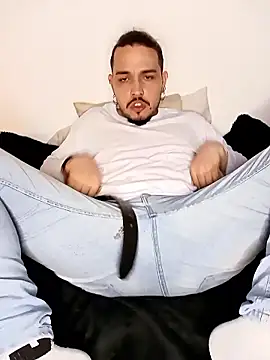 Snapshot of Bry__ chatting on March 17, 2026, 2:27 am Bry online show from March 17, 2026, 2:27 am