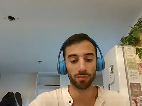 SantinnoVale online show from March 16, 2026, 11:31 pm