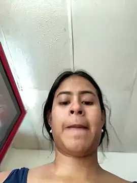 lucirganaxxx online show from May 5, 2026, 5:10 pm