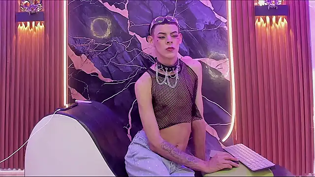 Snapshot of Kitty_New_house chatting on April 3, 2026, 8:51 pm Kitty New house online show from April 3, 2026, 8:51 pm