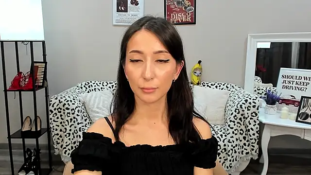 DanaRoges online show from May 13, 2026, 6:38 pm