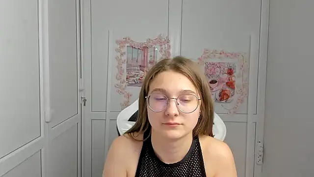 Snapshot of Mia_kristal chatting on June 18, 2026, 9:09 am Mia kristal online show from June 18, 2026, 9:09 am