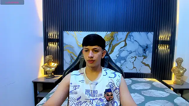 AdrianFranko online show from June 5, 2026, 1:28 pm