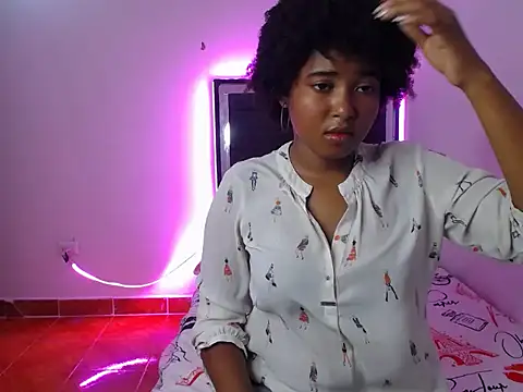 carmen2385 online show from March 18, 2026, 6:33 pm