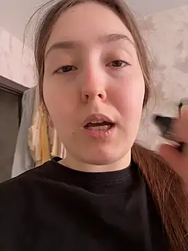 charmingggirl online show from April 5, 2026, 8:11 am