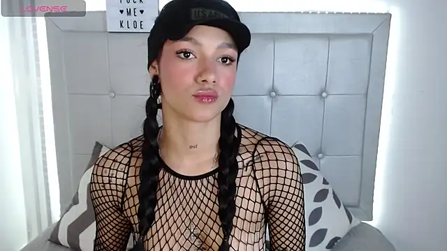Snapshot of Kloe__watson chatting on May 5, 2026, 9:34 pm Kloe watson online show from May 5, 2026, 9:34 pm