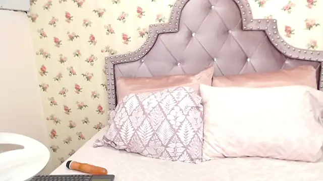 crystal watson0 online show from March 25, 2026, 2:12 pm