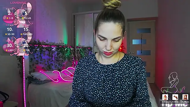 Alexandracandy online show from May 11, 2026, 2:45 pm