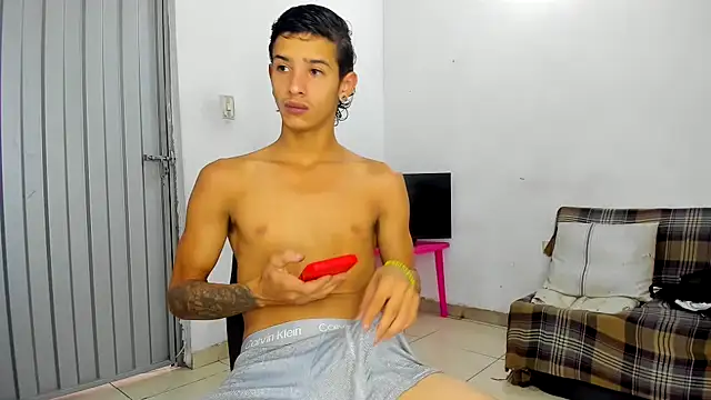ZADQUIELHOT online show from June 22, 2026, 1:08 pm